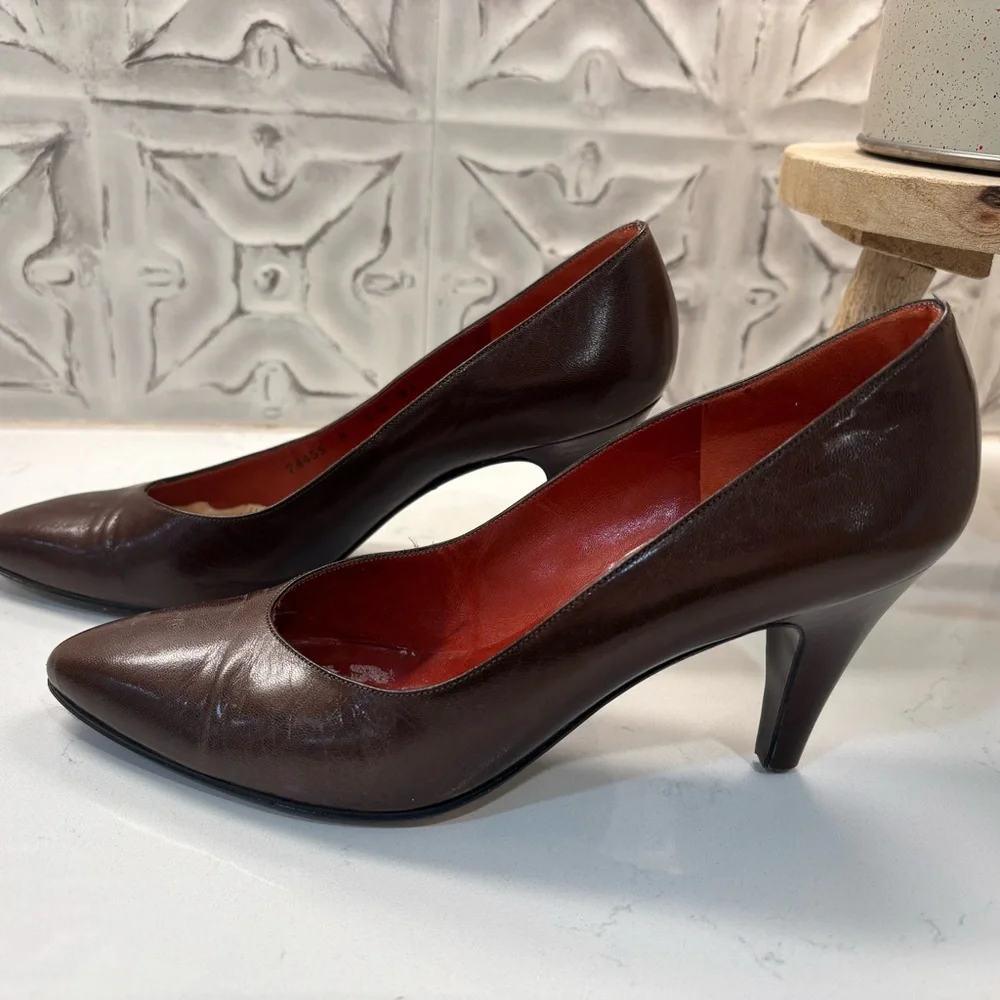 VINTAGE Yves Saint Laurent Brown Leather Heels Timeless Elegance - Picture 1 of 8